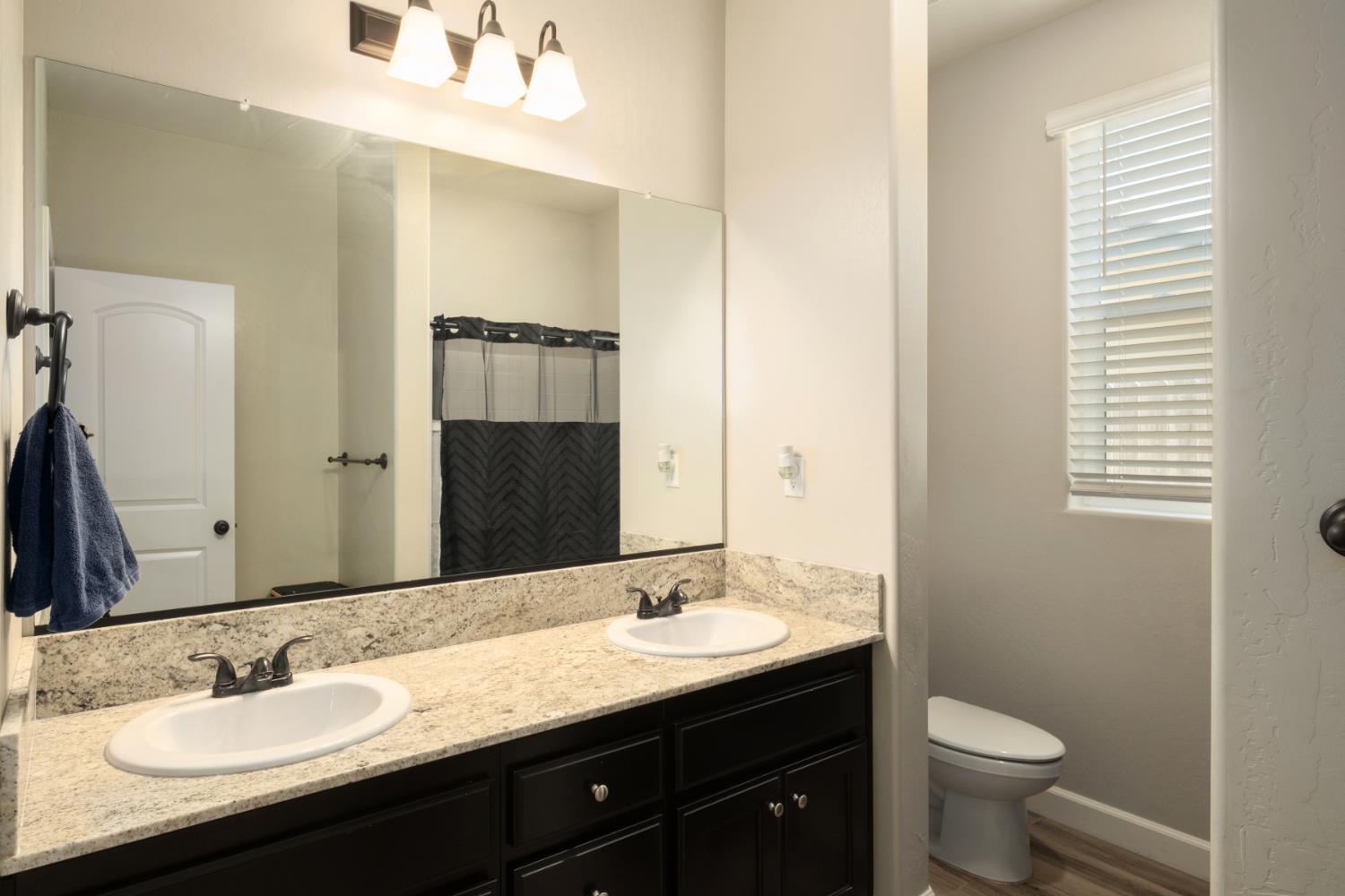 1441 22Nd Ave, Kingsburg, CA 93631