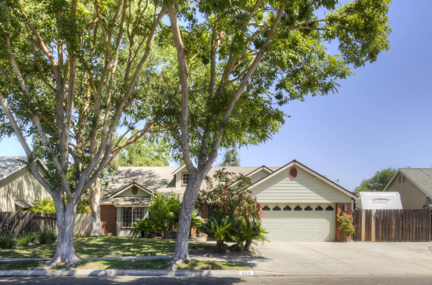 265 Decatur Ave, Clovis, CA 93611