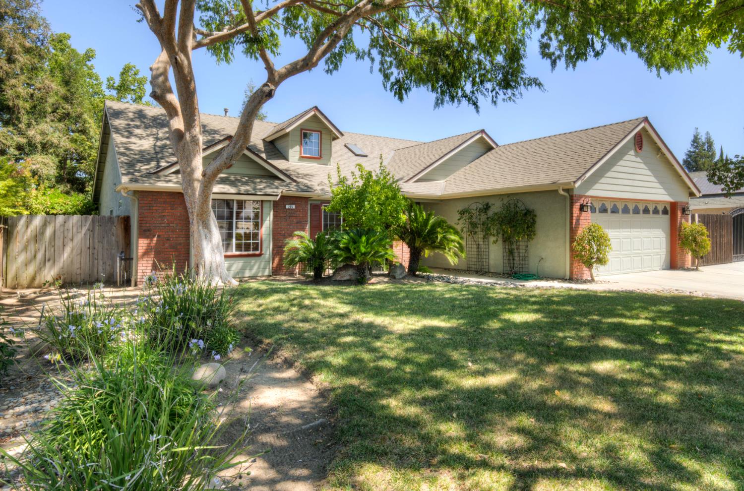 265 Decatur Ave, Clovis, CA 93611