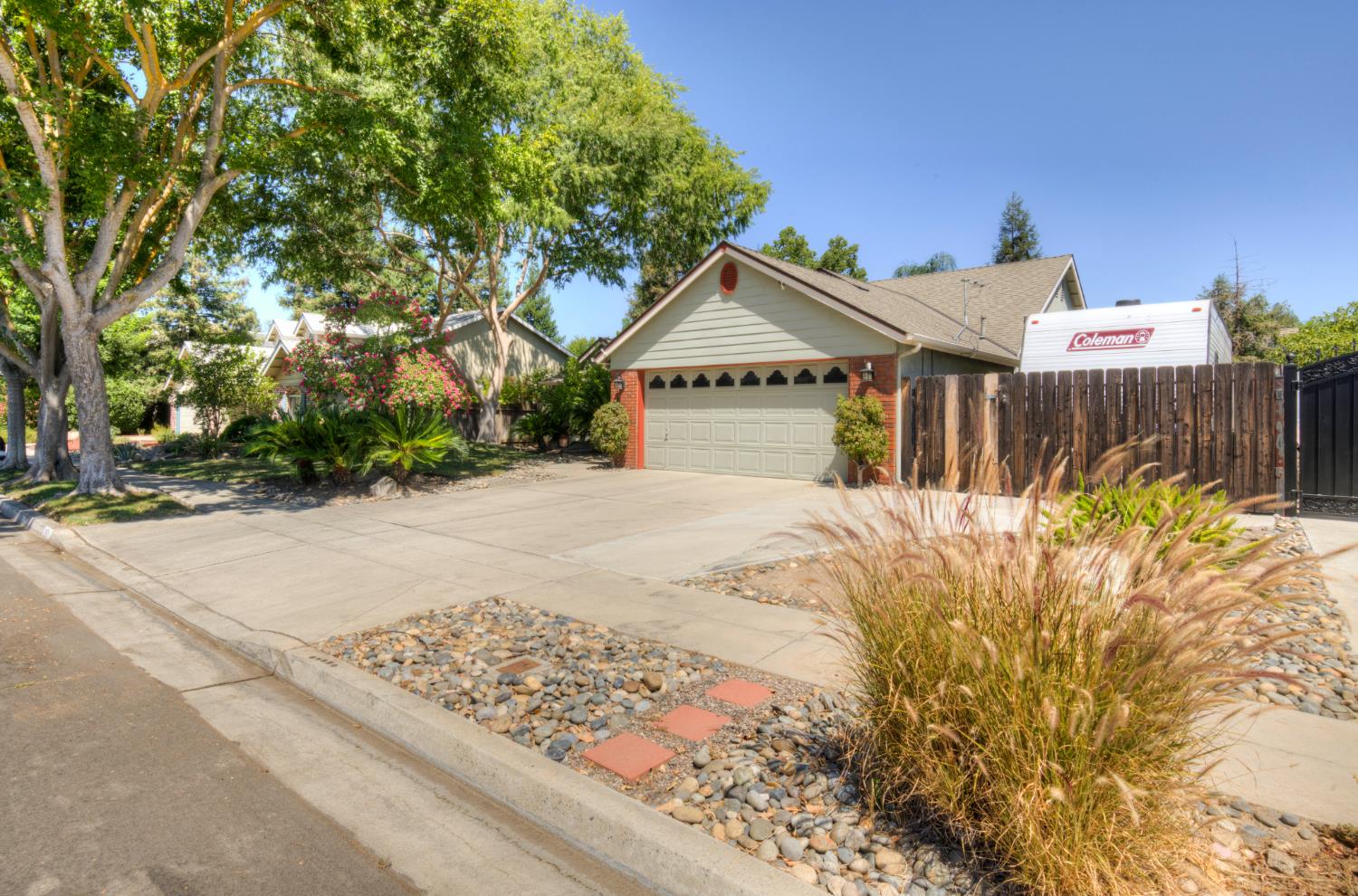 265 Decatur Ave, Clovis, CA 93611