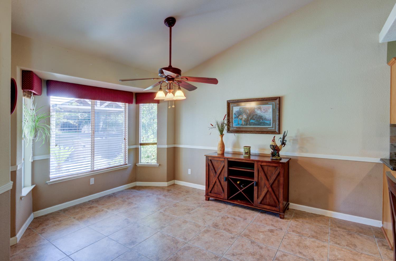 265 Decatur Ave, Clovis, CA 93611
