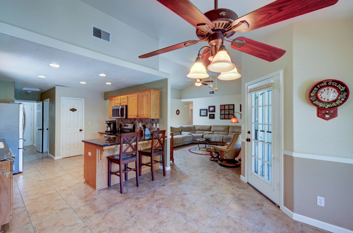 265 Decatur Ave, Clovis, CA 93611
