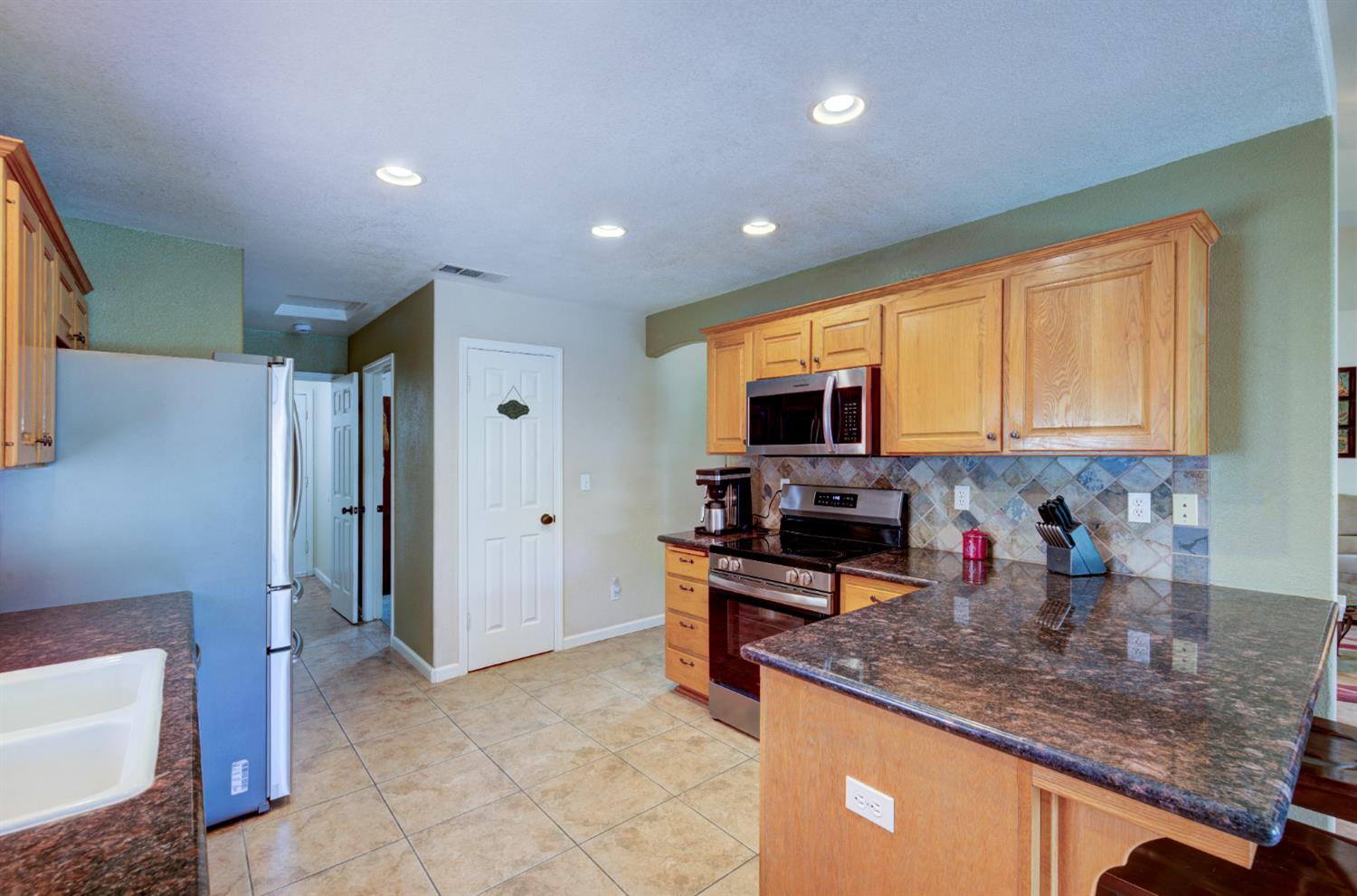 265 Decatur Ave, Clovis, CA 93611