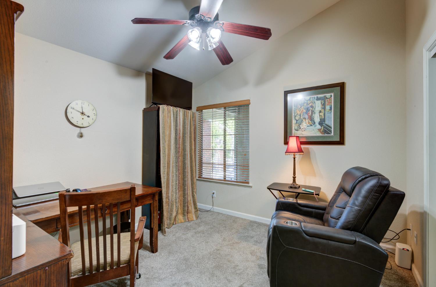 265 Decatur Ave, Clovis, CA 93611