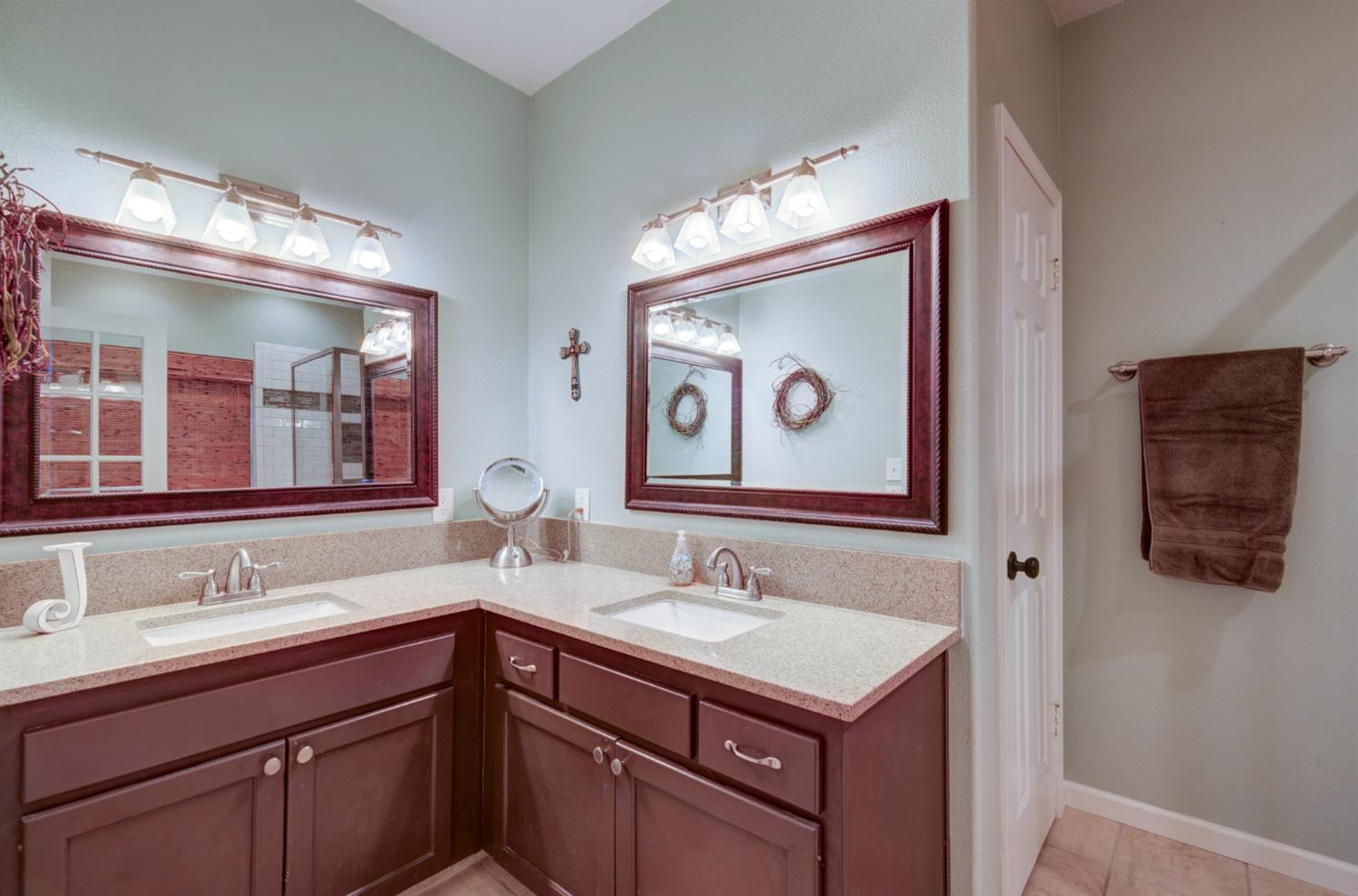 265 Decatur Ave, Clovis, CA 93611