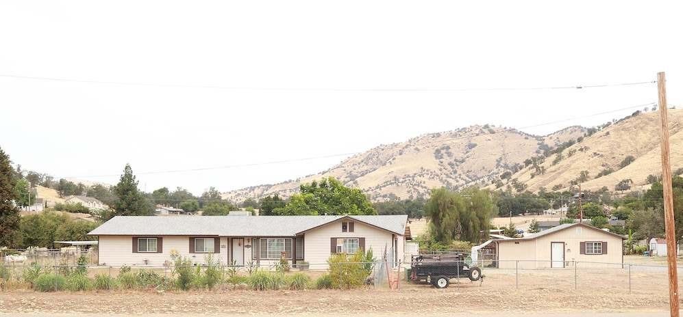 6088 Big Oak Rd, Sanger, CA 93657