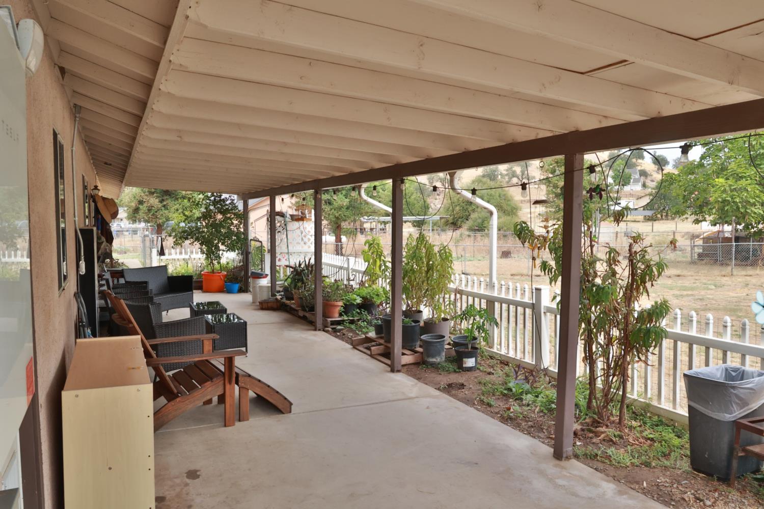 6088 Big Oak Rd, Sanger, CA 93657
