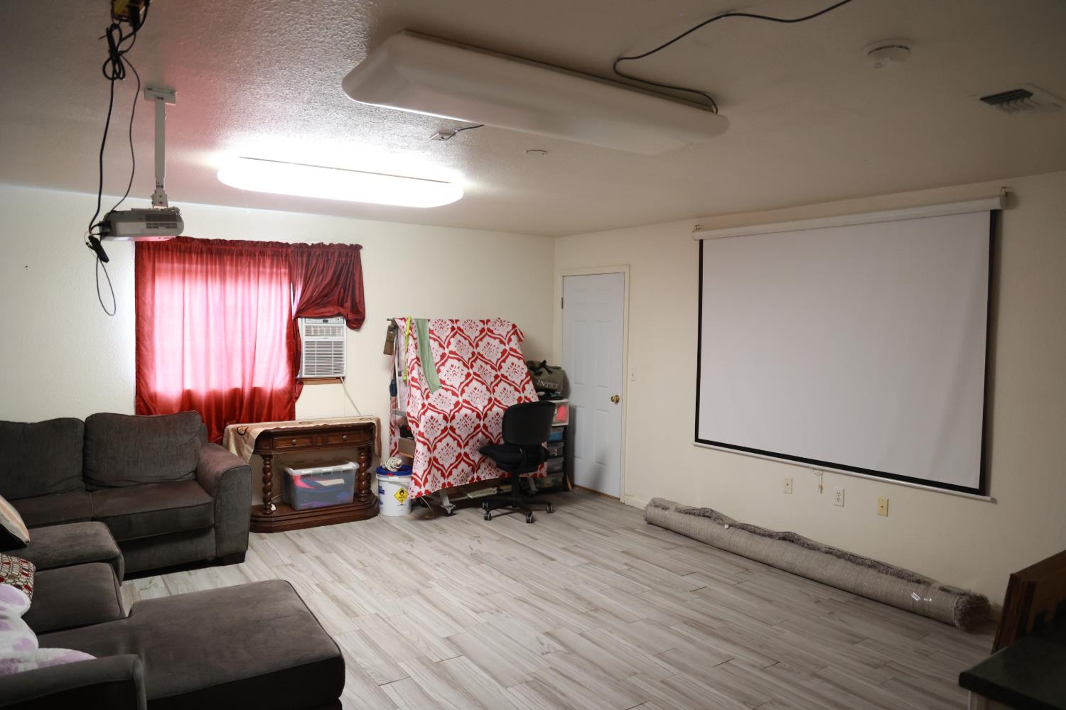 6088 Big Oak Rd, Sanger, CA 93657