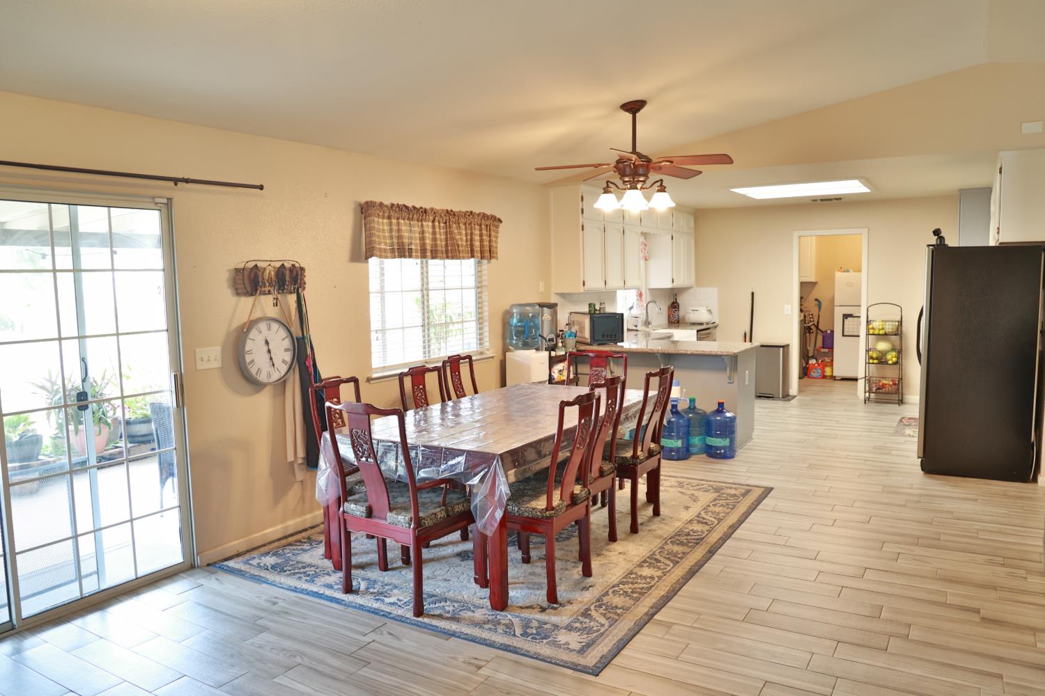 6088 Big Oak Rd, Sanger, CA 93657