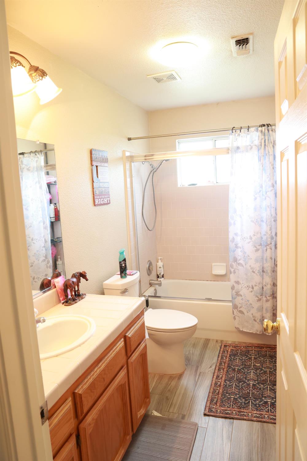 6088 Big Oak Rd, Sanger, CA 93657