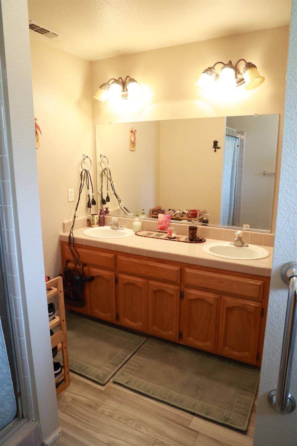 6088 Big Oak Rd, Sanger, CA 93657
