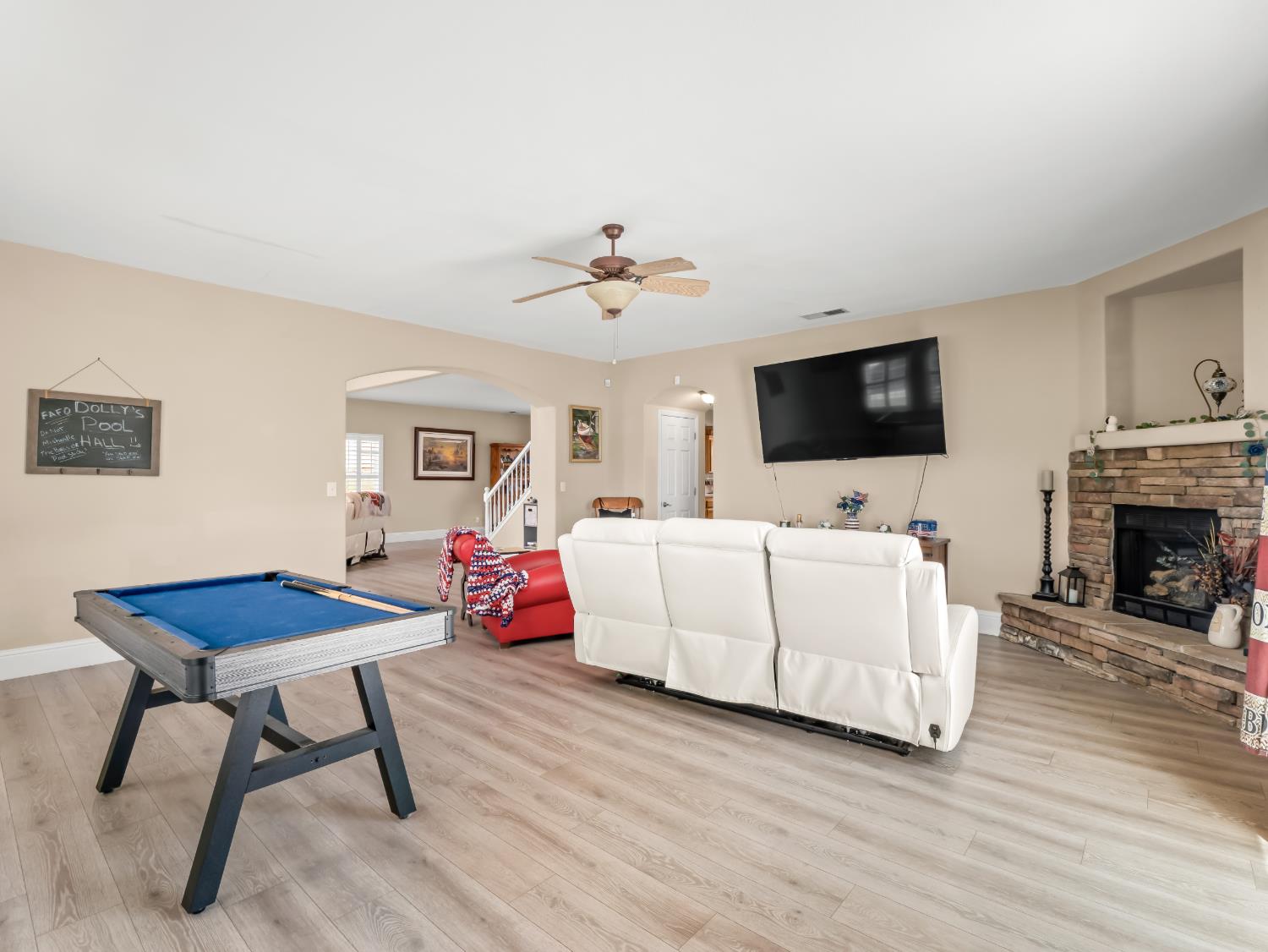 85 N Fairfax Ave, Clovis, CA 93612