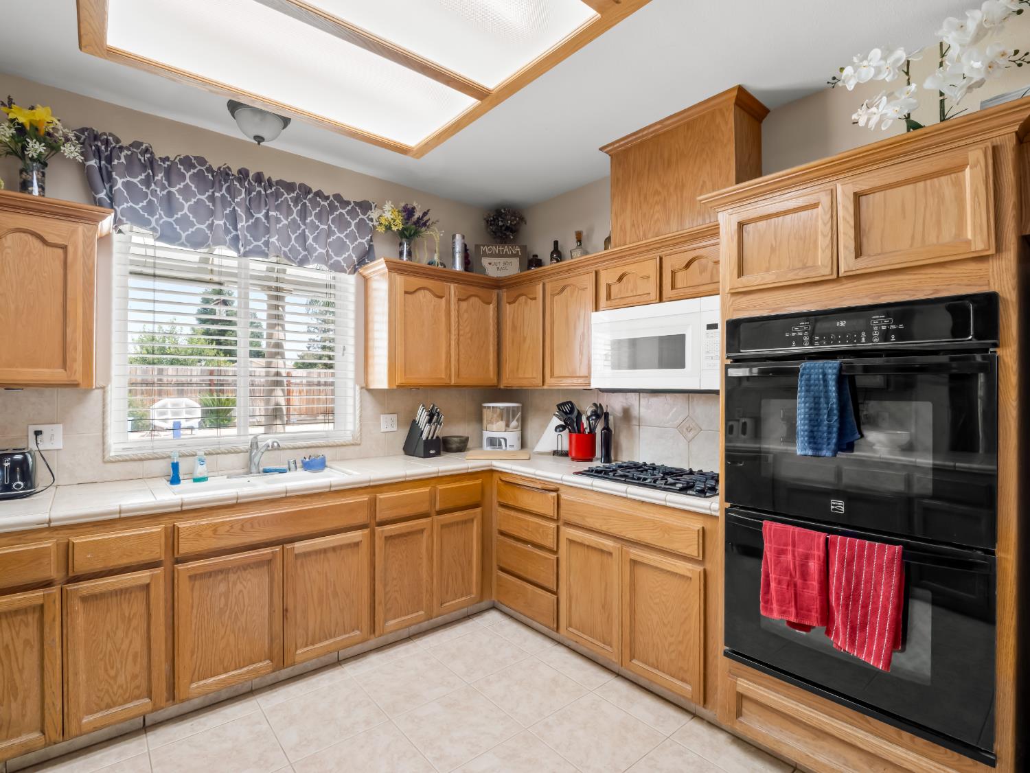 85 N Fairfax Ave, Clovis, CA 93612
