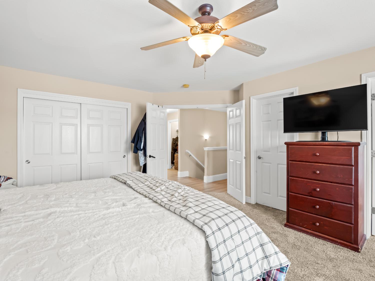 85 N Fairfax Ave, Clovis, CA 93612