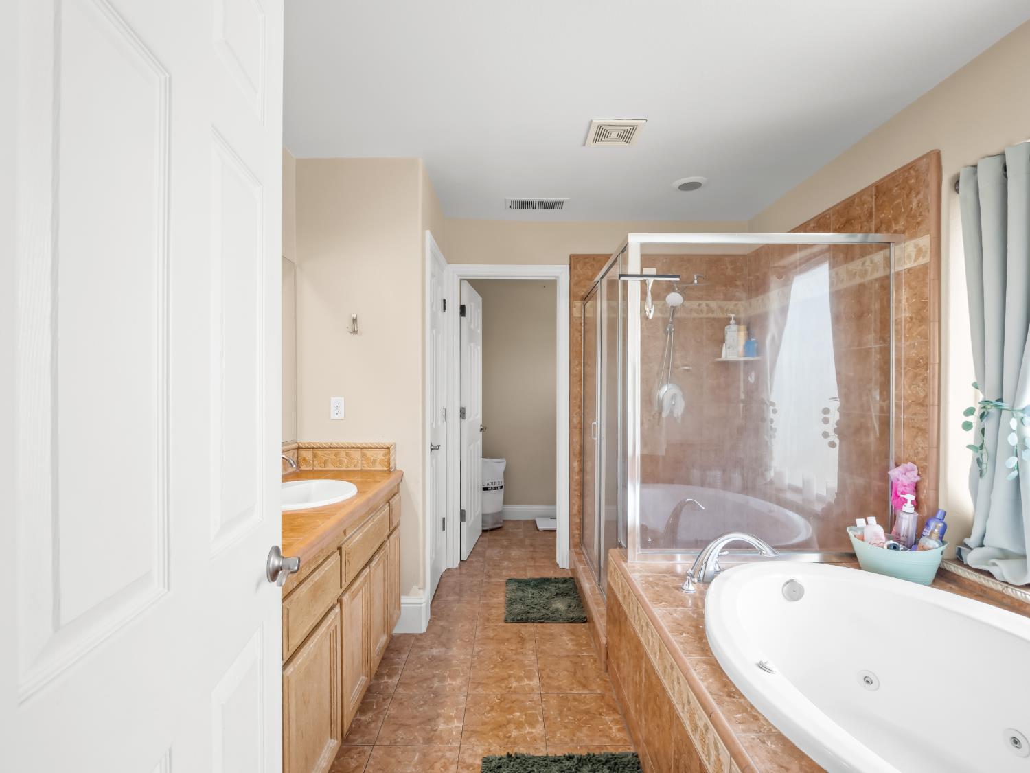 85 N Fairfax Ave, Clovis, CA 93612
