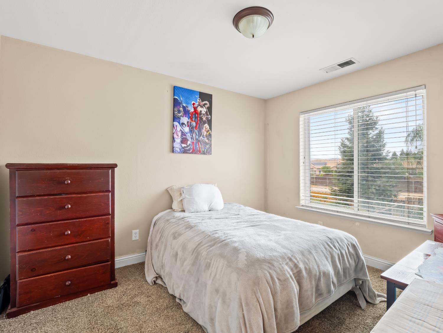 85 N Fairfax Ave, Clovis, CA 93612