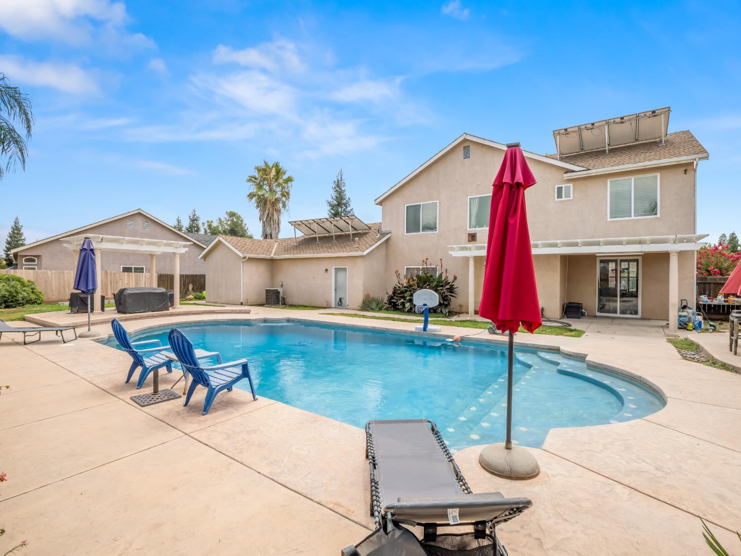 85 N Fairfax Ave, Clovis, CA 93612