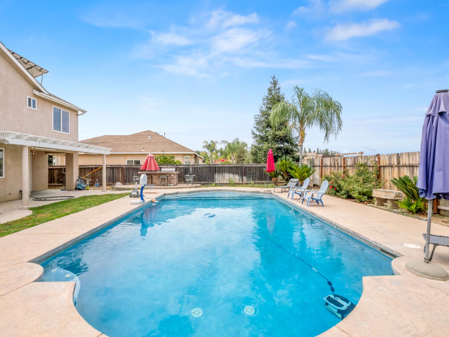 85 N Fairfax Ave, Clovis, CA 93612