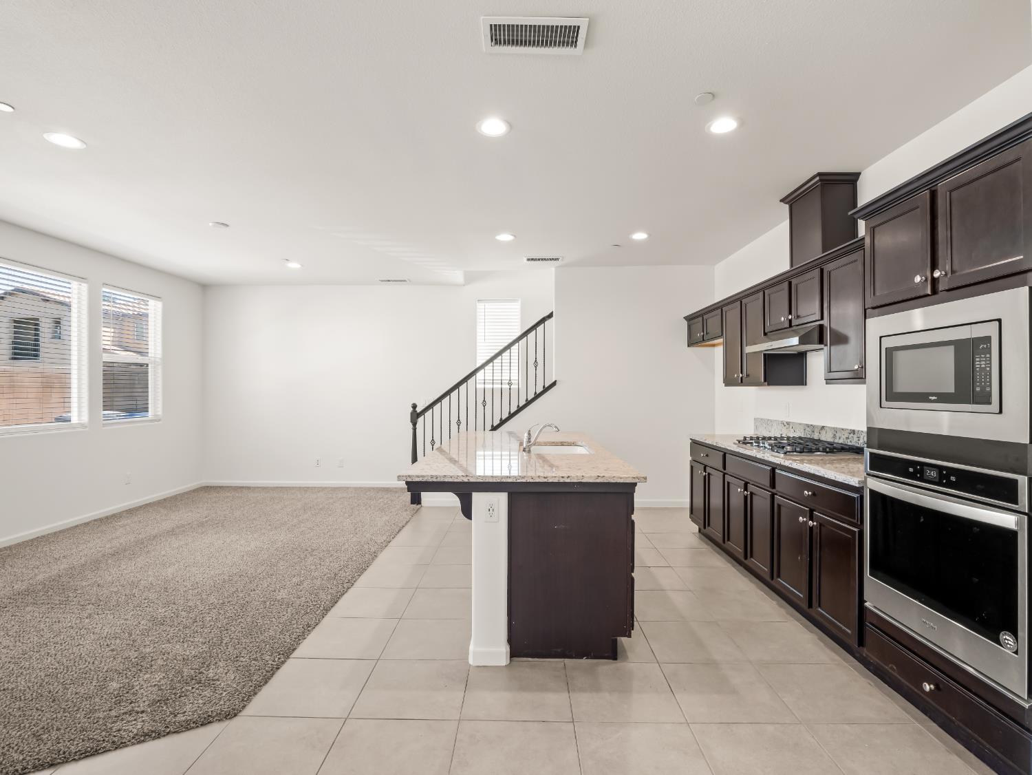 2569 Mustang Dr, Clovis, CA 93612