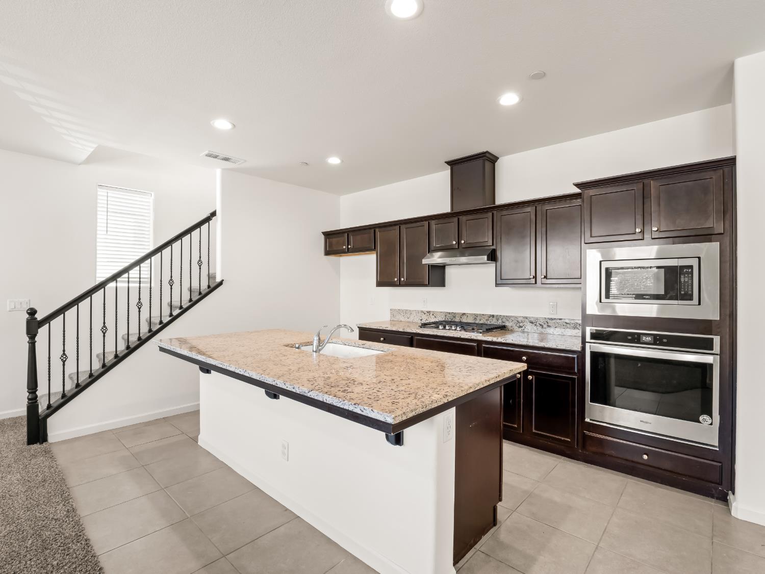 2569 Mustang Dr, Clovis, CA 93612
