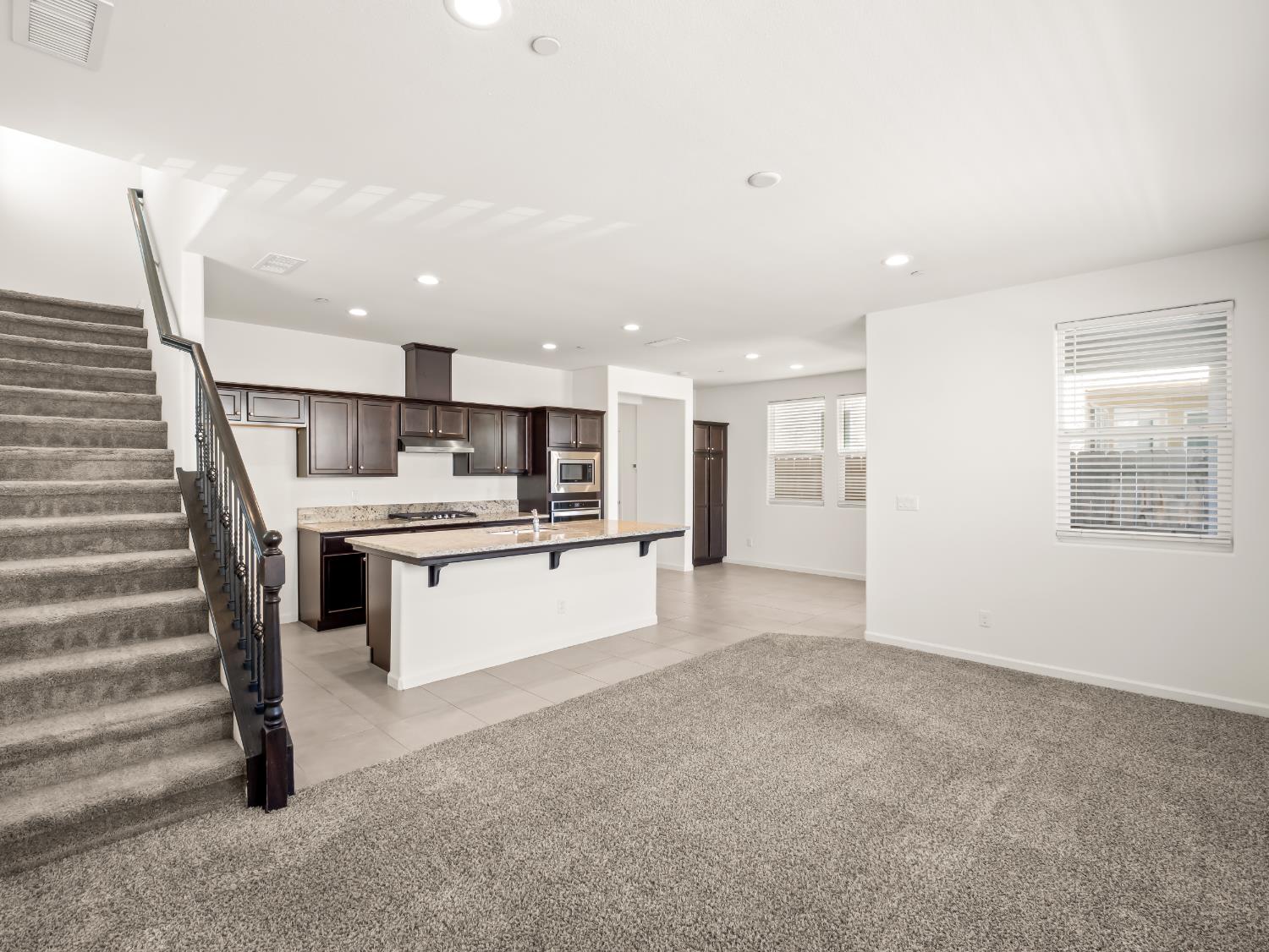 2569 Mustang Dr, Clovis, CA 93612