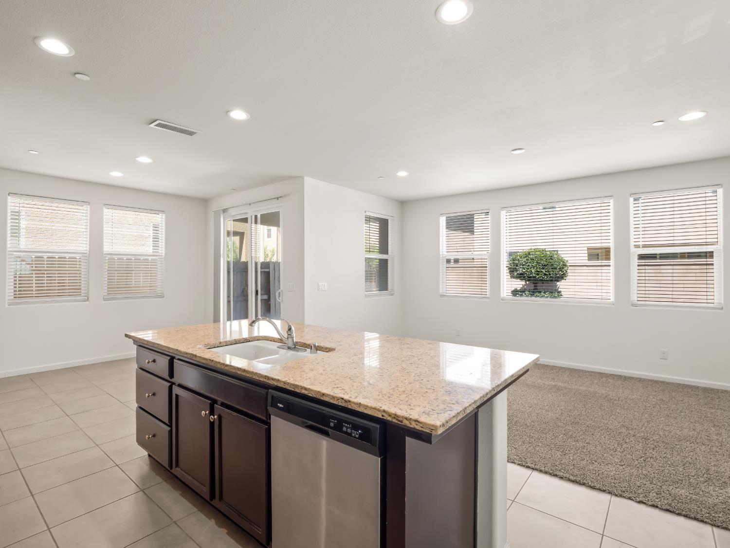 2569 Mustang Dr, Clovis, CA 93612
