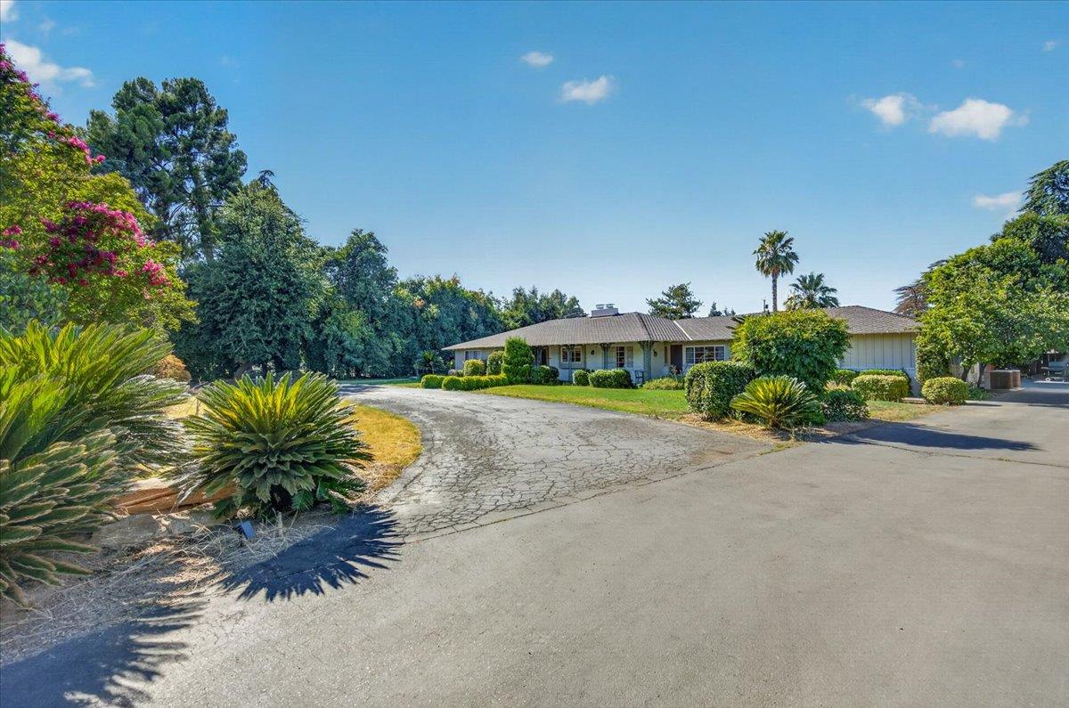5435 E Liberty Ave, Fresno, CA 93727