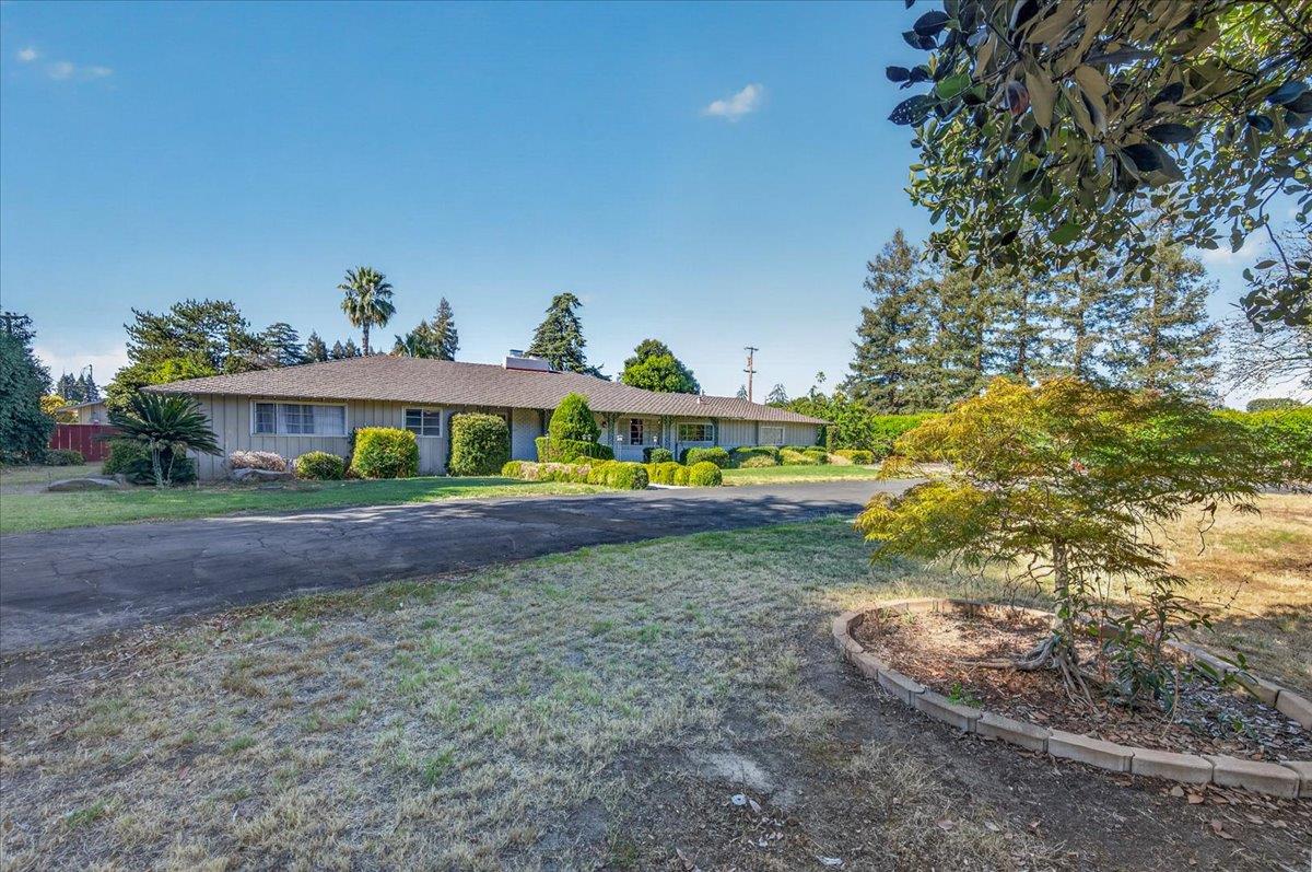 5435 E Liberty Ave, Fresno, CA 93727