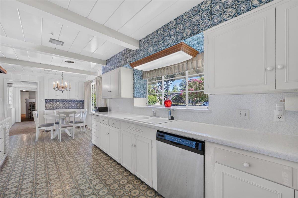 5435 E Liberty Ave, Fresno, CA 93727