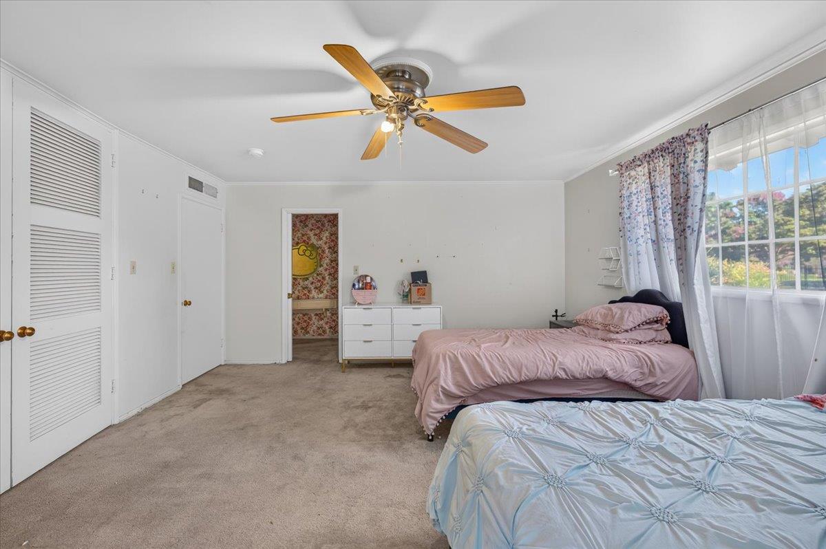 5435 E Liberty Ave, Fresno, CA 93727