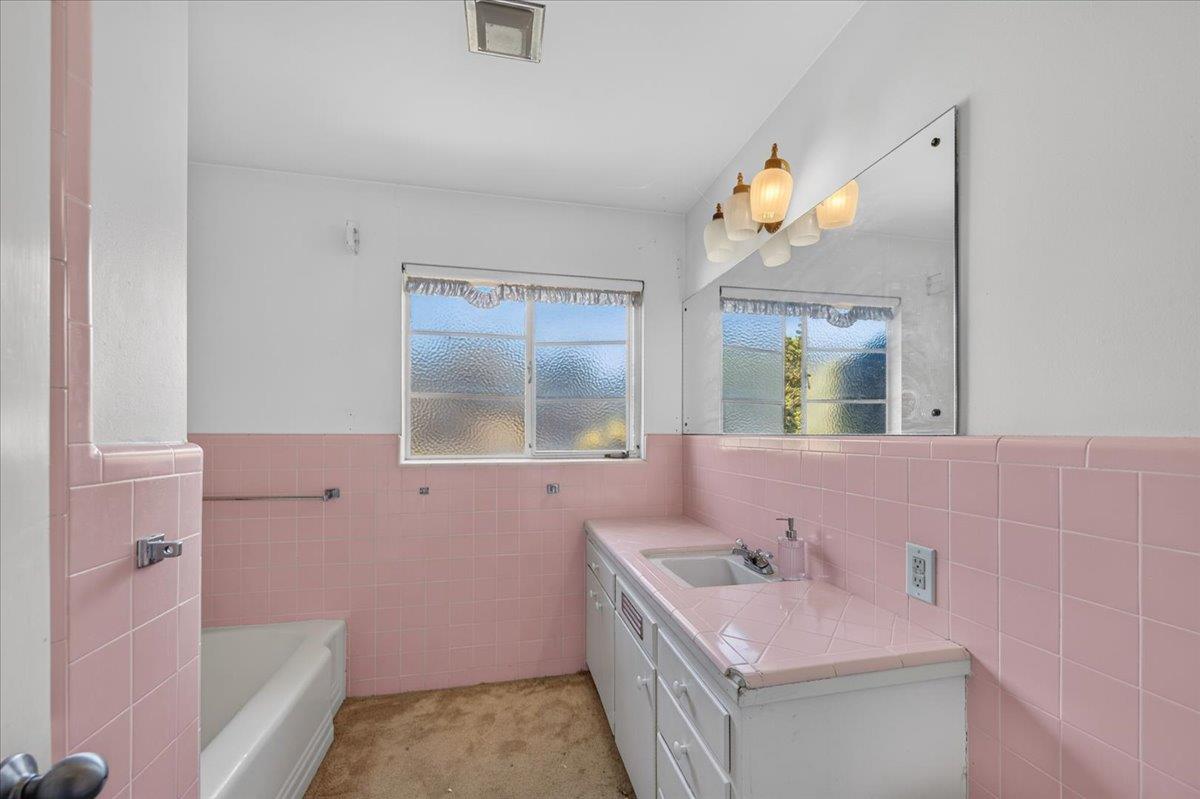 5435 E Liberty Ave, Fresno, CA 93727