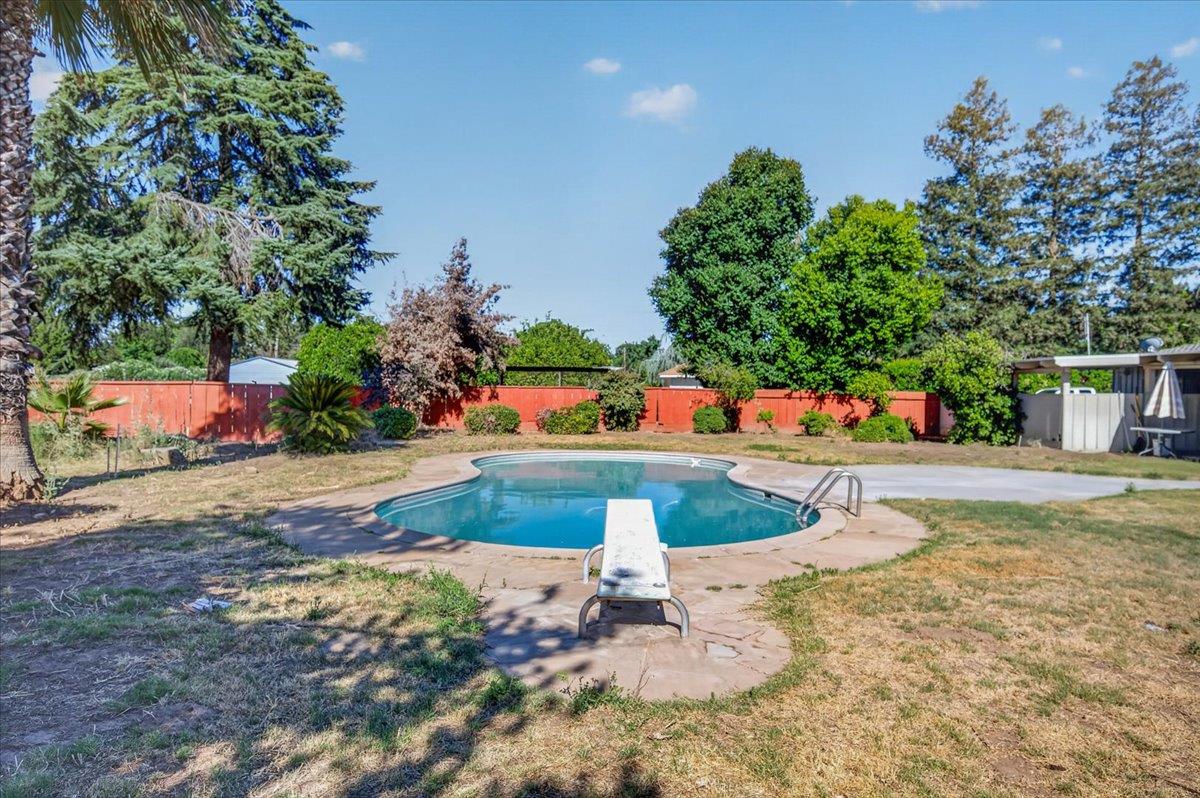 5435 E Liberty Ave, Fresno, CA 93727