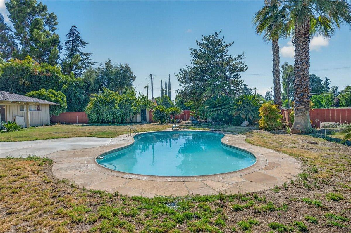 5435 E Liberty Ave, Fresno, CA 93727