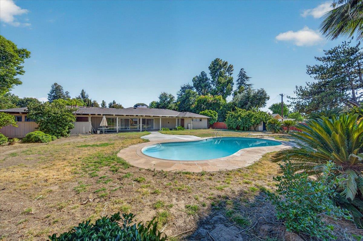 5435 E Liberty Ave, Fresno, CA 93727