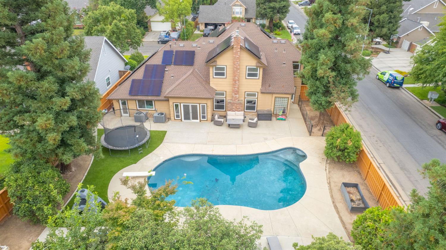 2302 E Chennault Ave, Fresno, CA 93720