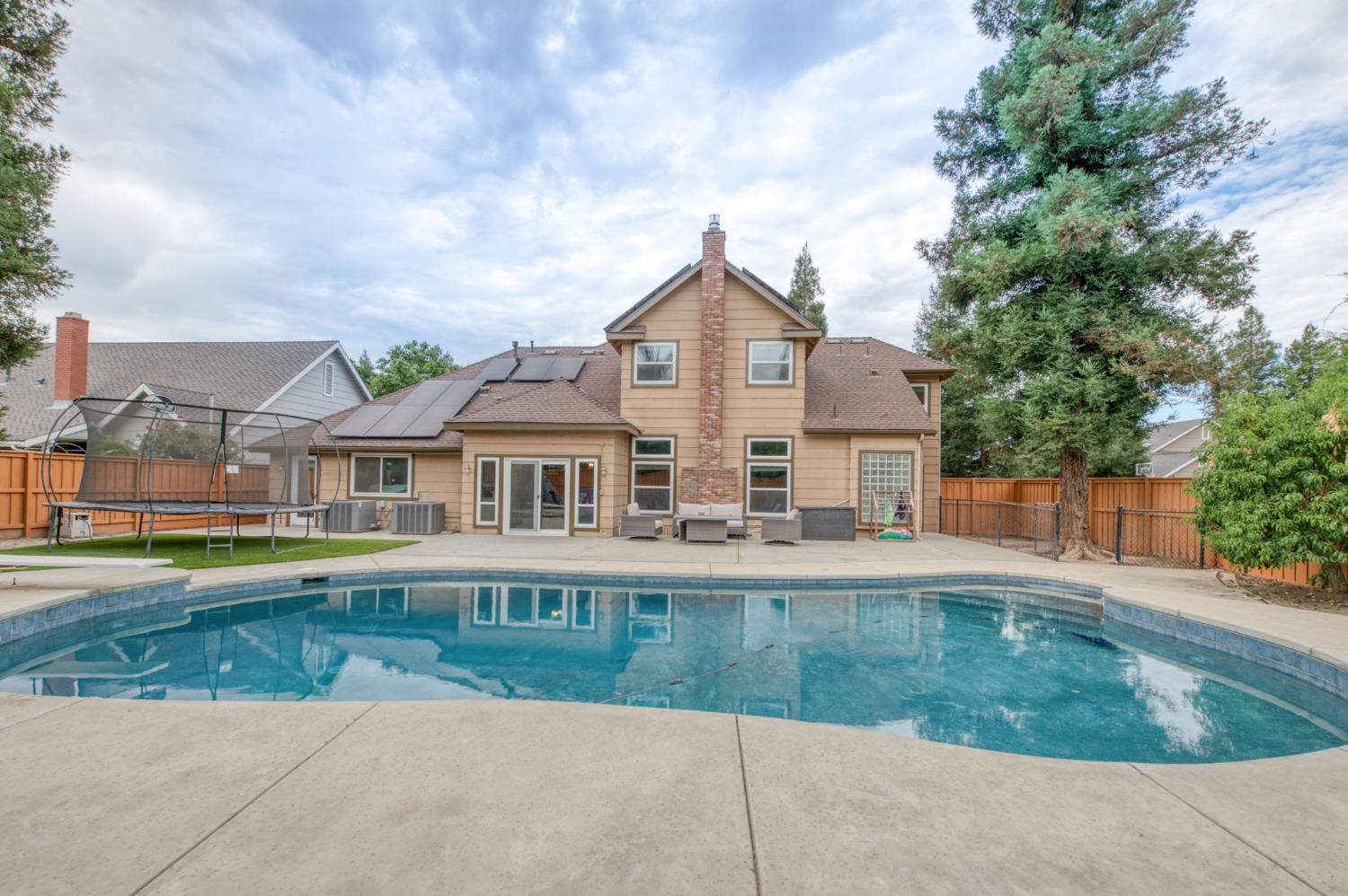 2302 E Chennault Ave, Fresno, CA 93720