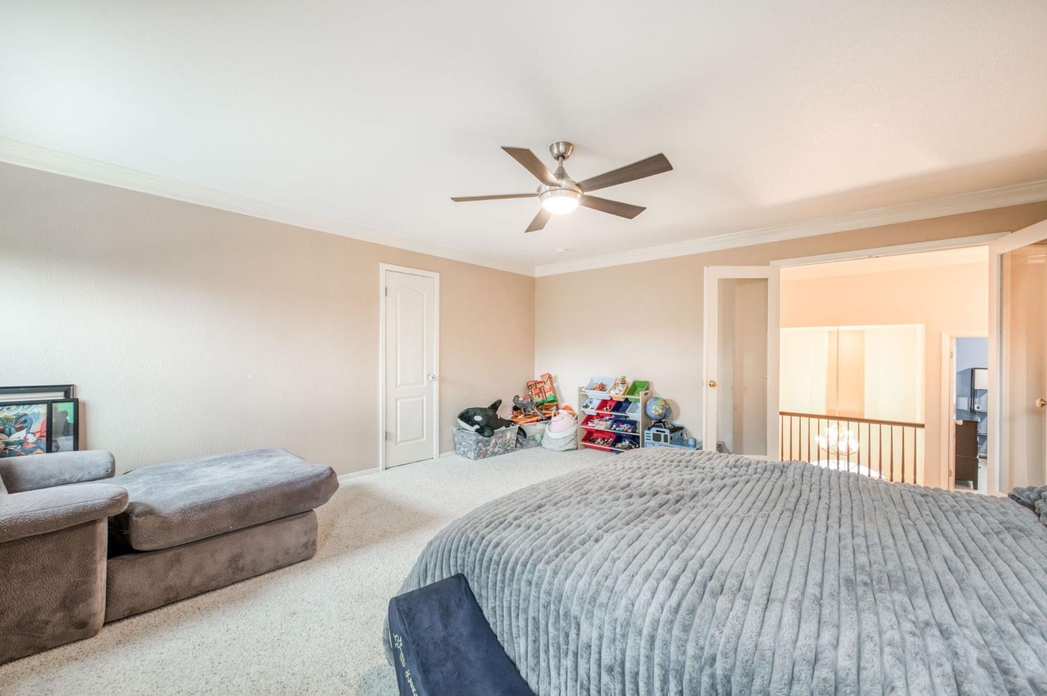 2302 E Chennault Ave, Fresno, CA 93720