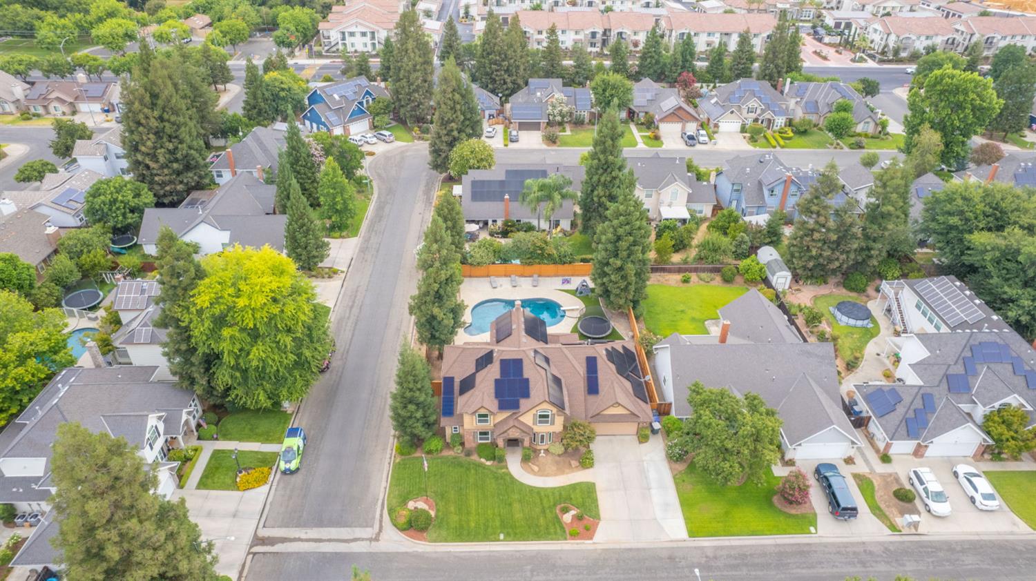 2302 E Chennault Ave, Fresno, CA 93720