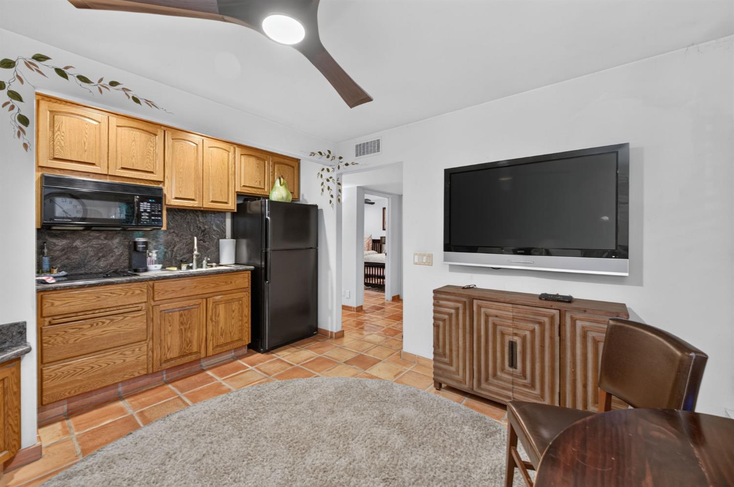 5560 N Forkner Ave, Fresno, CA 93711