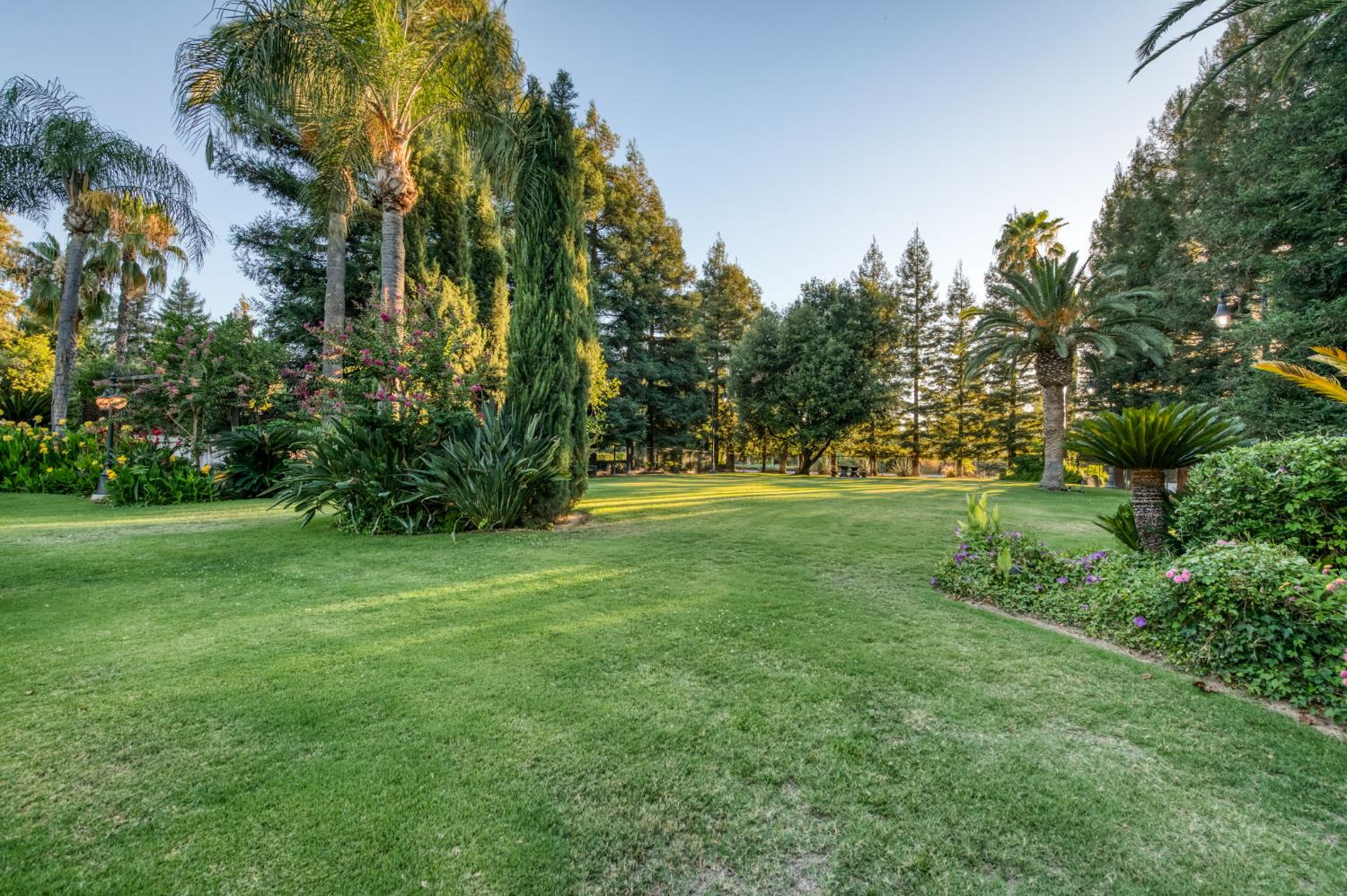 5560 N Forkner Ave, Fresno, CA 93711