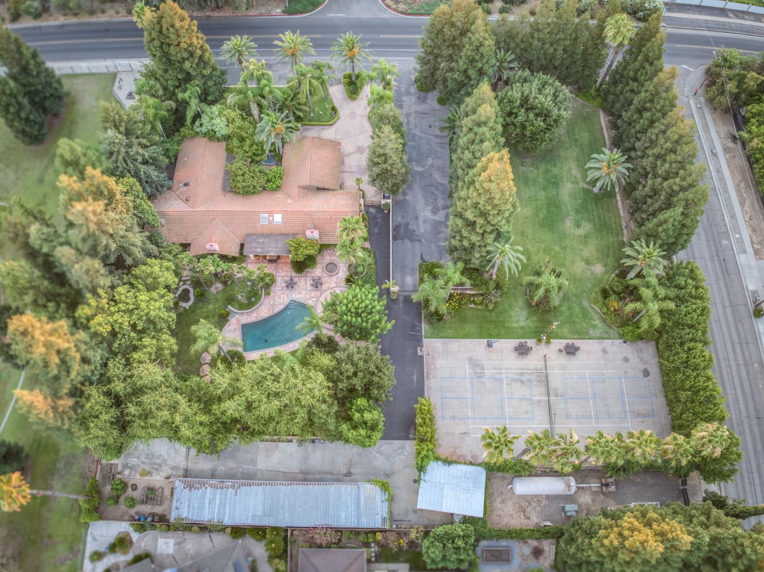 5560 N Forkner Ave, Fresno, CA 93711