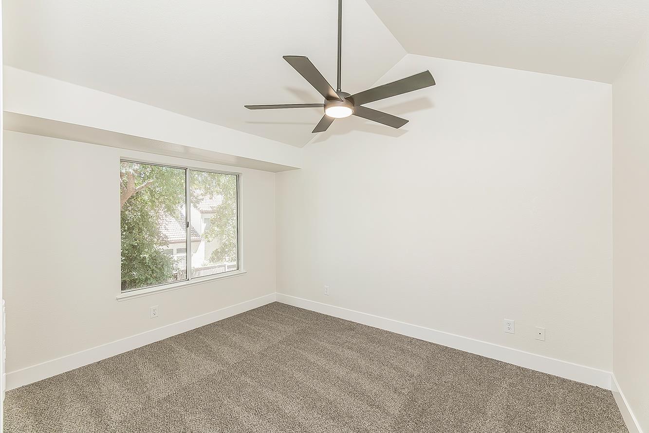 10486 N Doheny Dr, Fresno, CA 93730