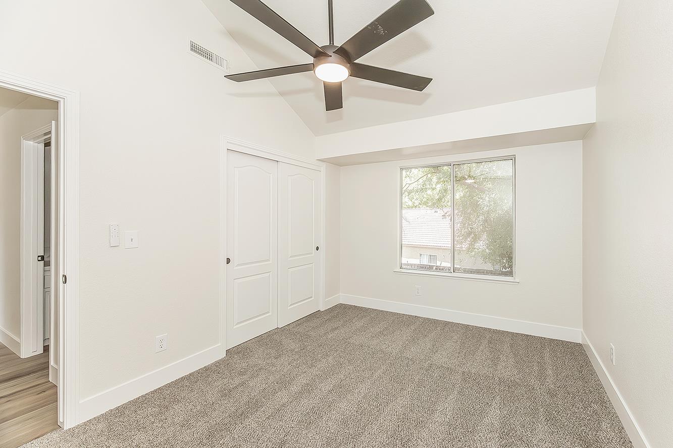 10486 N Doheny Dr, Fresno, CA 93730