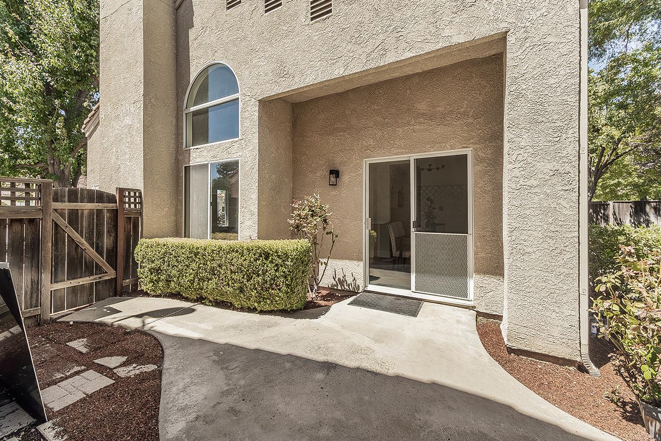 10486 N Doheny Dr, Fresno, CA 93730