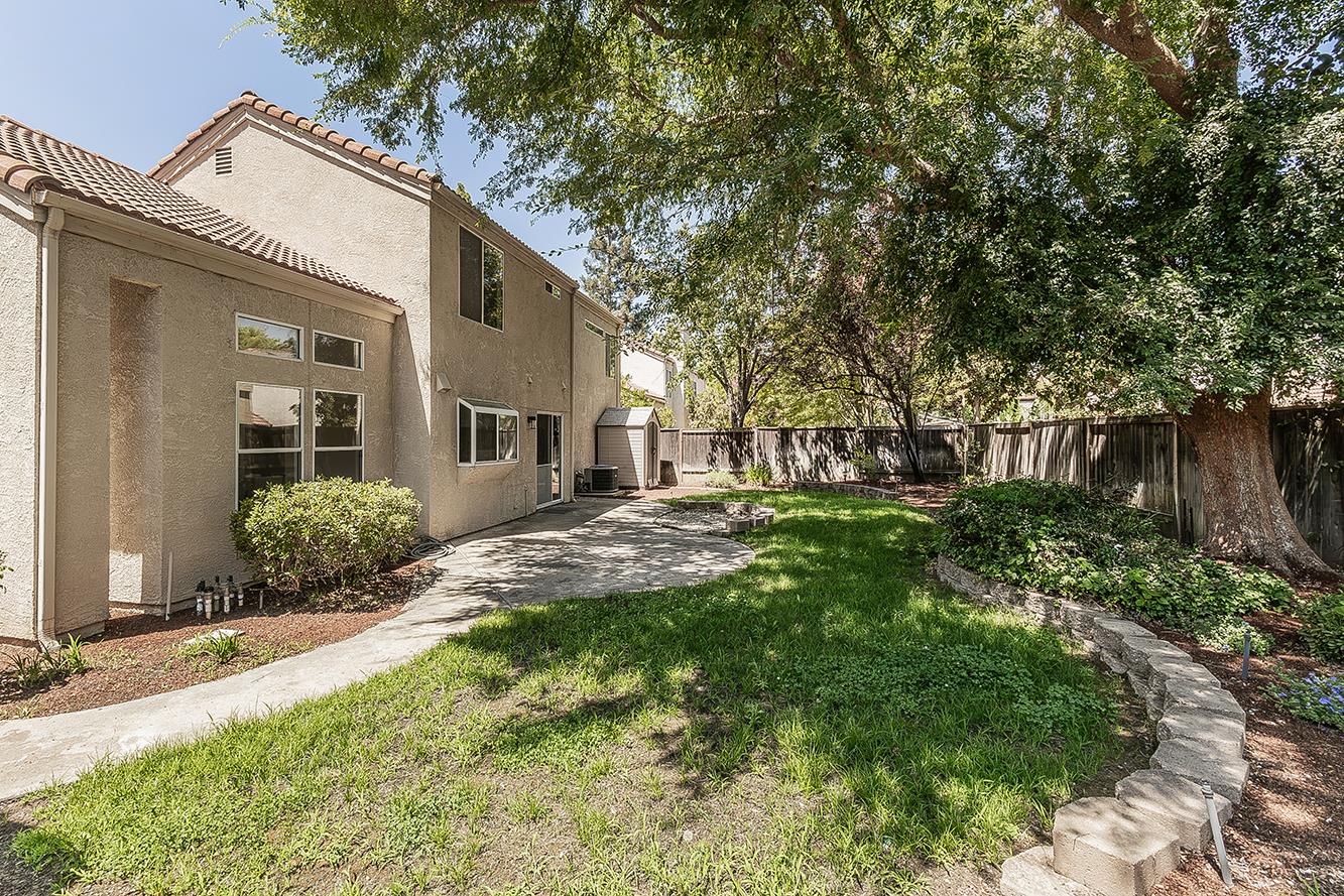 10486 N Doheny Dr, Fresno, CA 93730