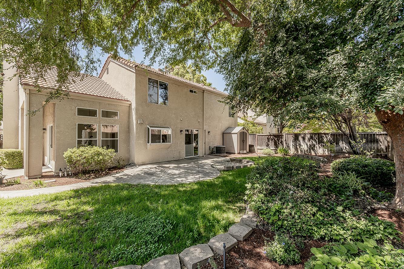 10486 N Doheny Dr, Fresno, CA 93730