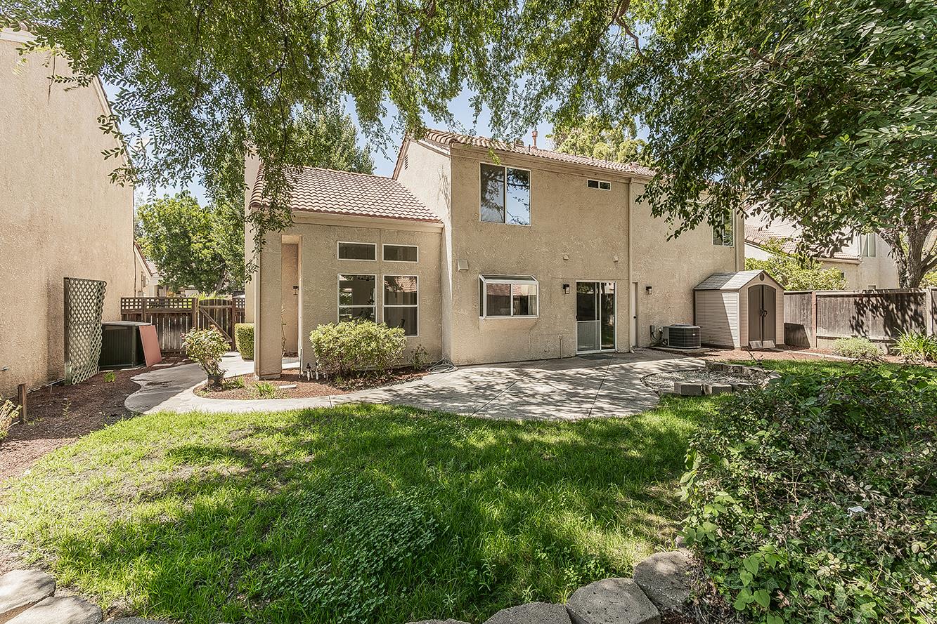 10486 N Doheny Dr, Fresno, CA 93730