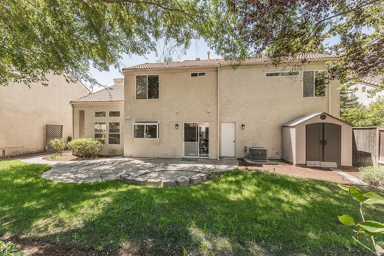 10486 N Doheny Dr, Fresno, CA 93730