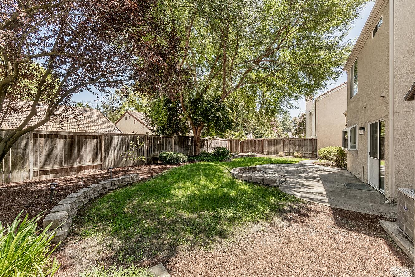10486 N Doheny Dr, Fresno, CA 93730