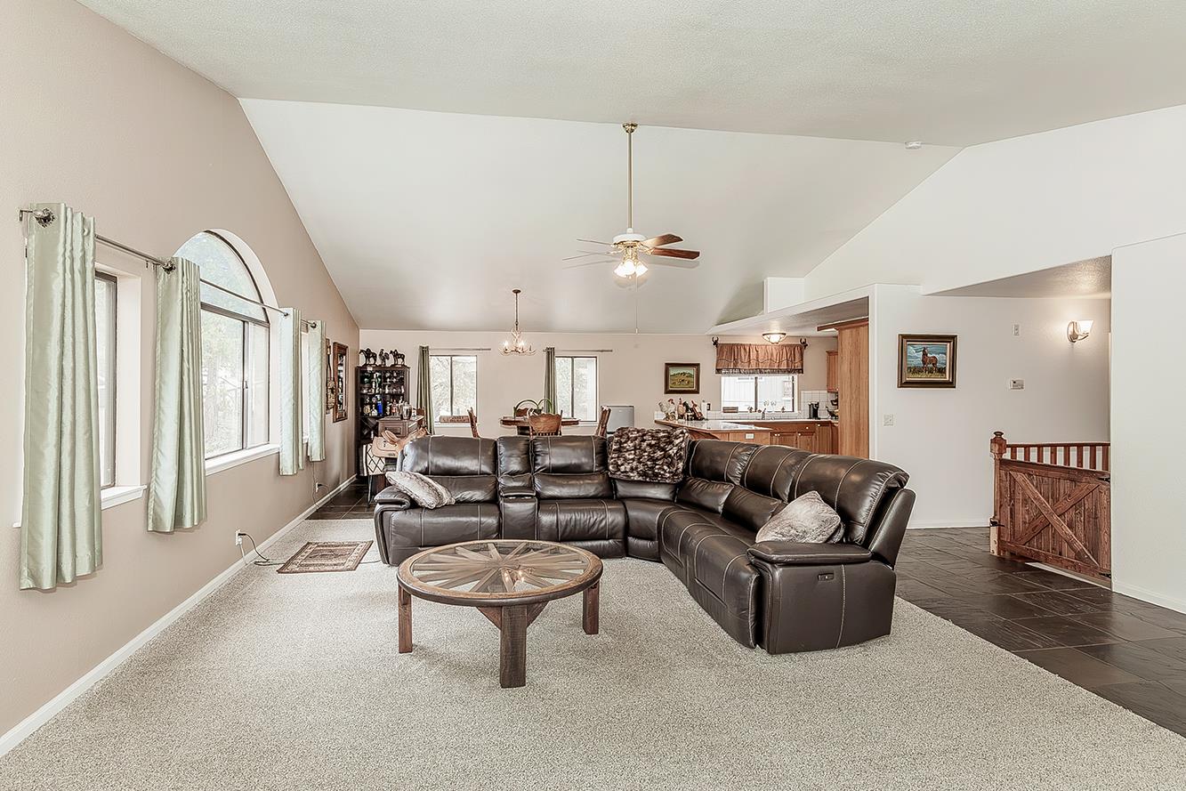 34133 Natoma Rd, Auberry, CA 93602